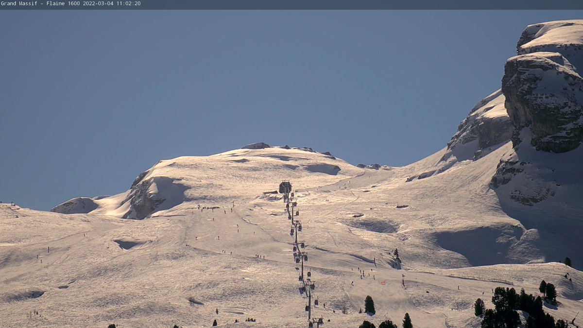 FLAINESki's tweet photo. On vous l'avait dit que cette semaine allait être magnifique ☀️🌞vous savez quoi ?? ca dure au minimum jusqu'à jeudi prochain 👍😉 #cacestflaine #skideprintemps #hiver22 One more great skiweek s  coming 😉👍 #perfect #skiconditions Let's go in #flaine enjoy it @FLAINESki #ski https://t.co/uG9FoPUnDh