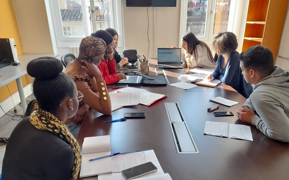 #Réunion d'information de l'équipe de médiateurs éducatifs secteur sud, sur les nouvelles enquêtes de satisfaction élaborées par notre référente qualité et sécurité.