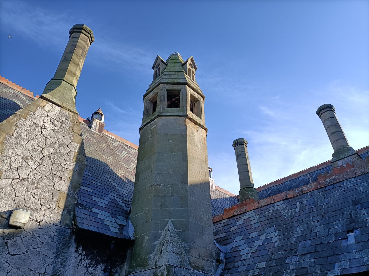 abergelecouncil's tweet photo. Abergele Architecture - The Old School / Youth Centre 
I love the beautiful turrets and chimneys on this building - they remind me of Hogwarts! The multicoloured slate is pretty magical too! #architecture #northwales #abergelepensarn #welshslateroof #turret #heritagearchitecture https://t.co/TJ4DQ34UuS