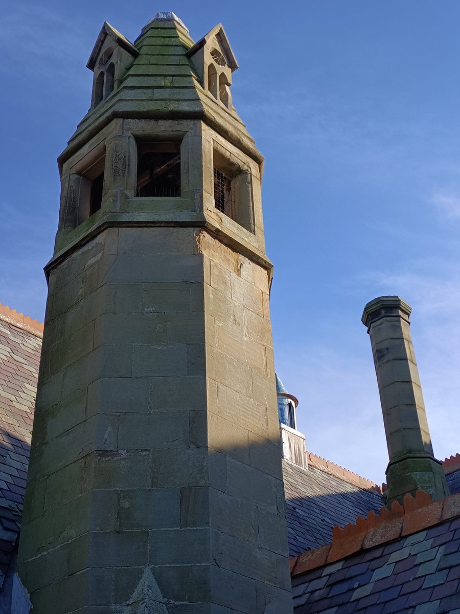 abergelecouncil's tweet photo. Abergele Architecture - The Old School / Youth Centre 
I love the beautiful turrets and chimneys on this building - they remind me of Hogwarts! The multicoloured slate is pretty magical too! #architecture #northwales #abergelepensarn #welshslateroof #turret #heritagearchitecture https://t.co/TJ4DQ34UuS