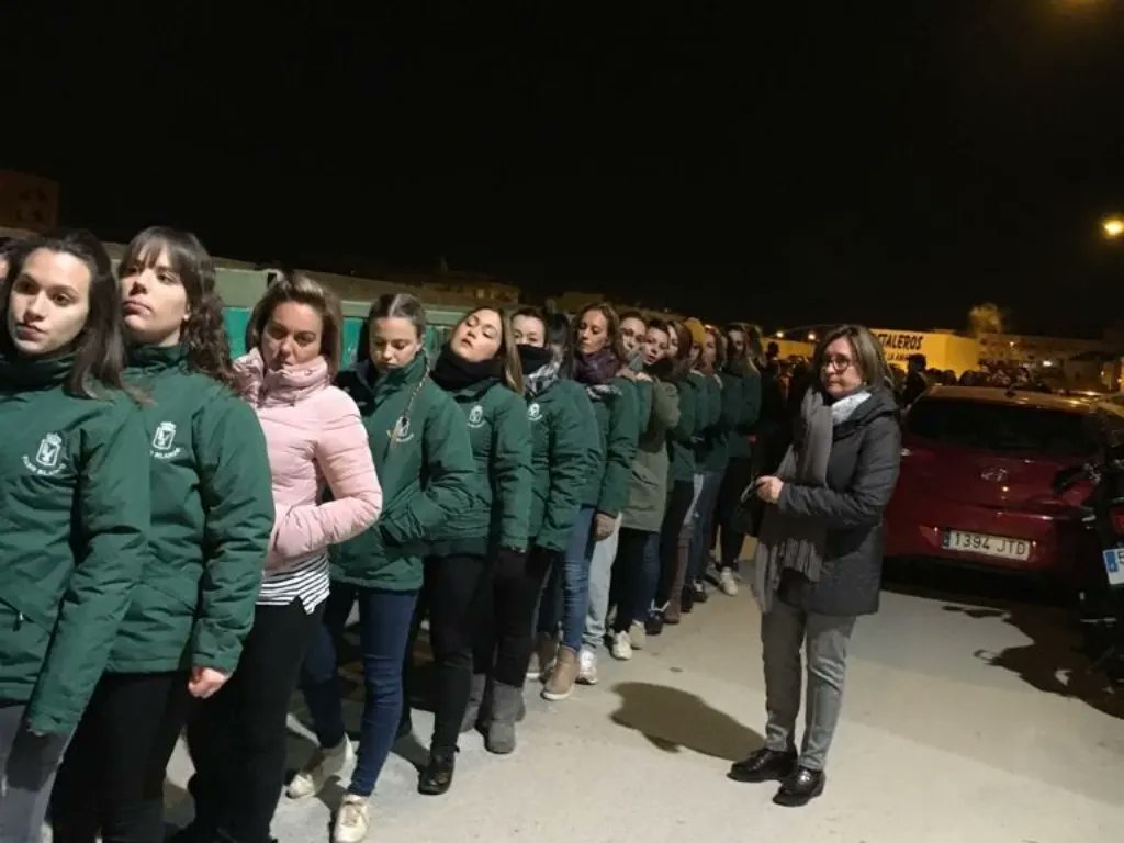 TronoVeronica's tweet photo. ¡¡Esta noche volvemos¡¡ en 2020 hicimos 2 ensayos antes de que la pandemia nos pillase a todos por sorpresa, 2 años después volvemos pero esta vez para salir. Nos vemos esta noche en la nave del paso a las 21:45h acompañadas por la @AMAMARGURA https://t.co/ZvYE2g66yU