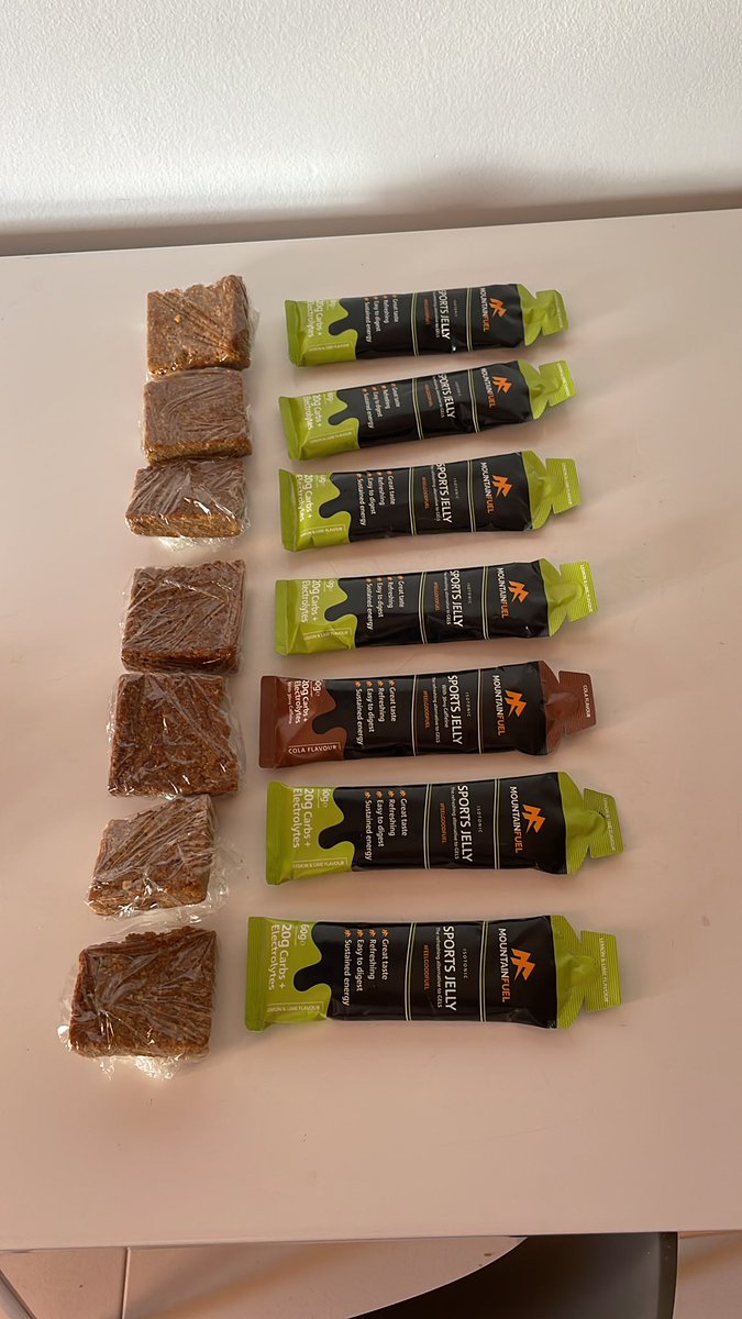 UltraRunnerGB's tweet photo. Nutrition Strategy @MountainFuel_UK 
Half a Feel Good Bar and 1 Sports Jelly per hour 250 cals not including fluid /salt tabs / aid station top ups.
#prepping for #RACEDAY 
#Transgrancanaria https://t.co/Vimq764Jti