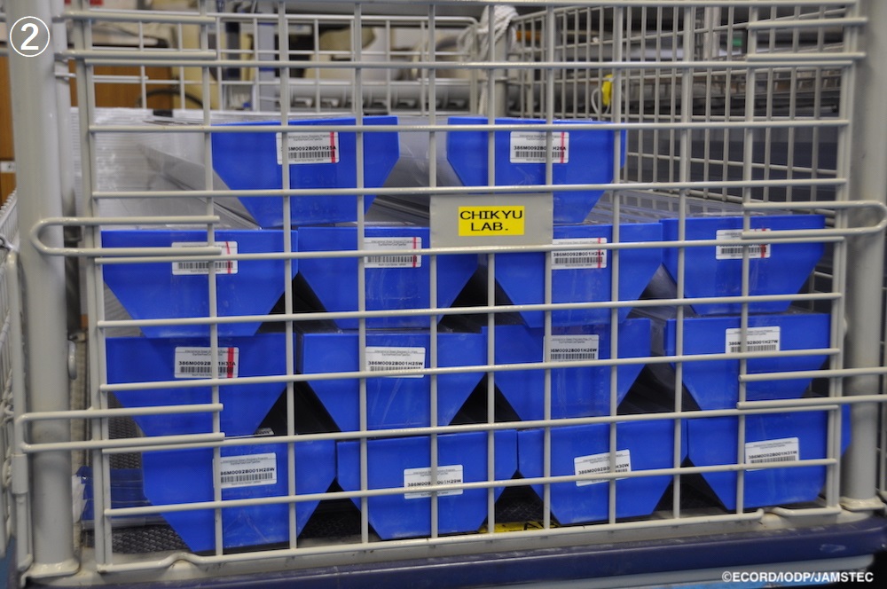 Chikyu_JAMSTEC's tweet image. This shows the core-splitter cutting a cylindrical #coresample in half lengthwise; a bit hard to see from this angle. Split cores that have been analyzed are stored in D-tubes. Creating a smear slide for core description requires dexterity &amp;amp; concentration.
