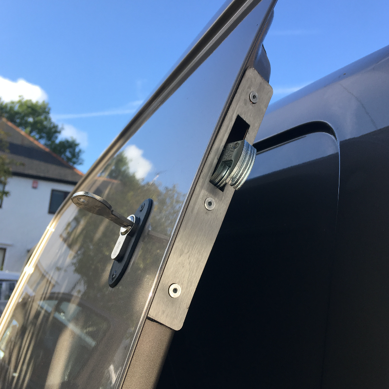 AVR_Fitters's tweet image. Protect your van with a lock supplied and fitted by AVR - we come to your home or work - UK Nationwide 🔑 #vanlocks #hooklocks #deadlocks #slamlocks