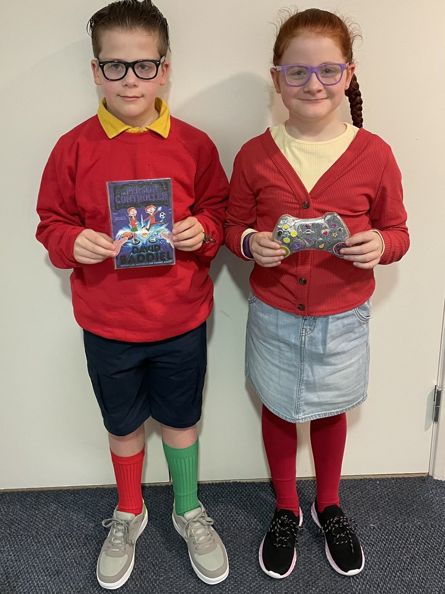 NurseCharlii's tweet photo. .@Baddiel my twinkles dressing up as Fred and Ellie from The Person Controller (complete with sparkly controller) for #WorldBookDay #thepersoncontroller https://t.co/oPZPBrz2ZU