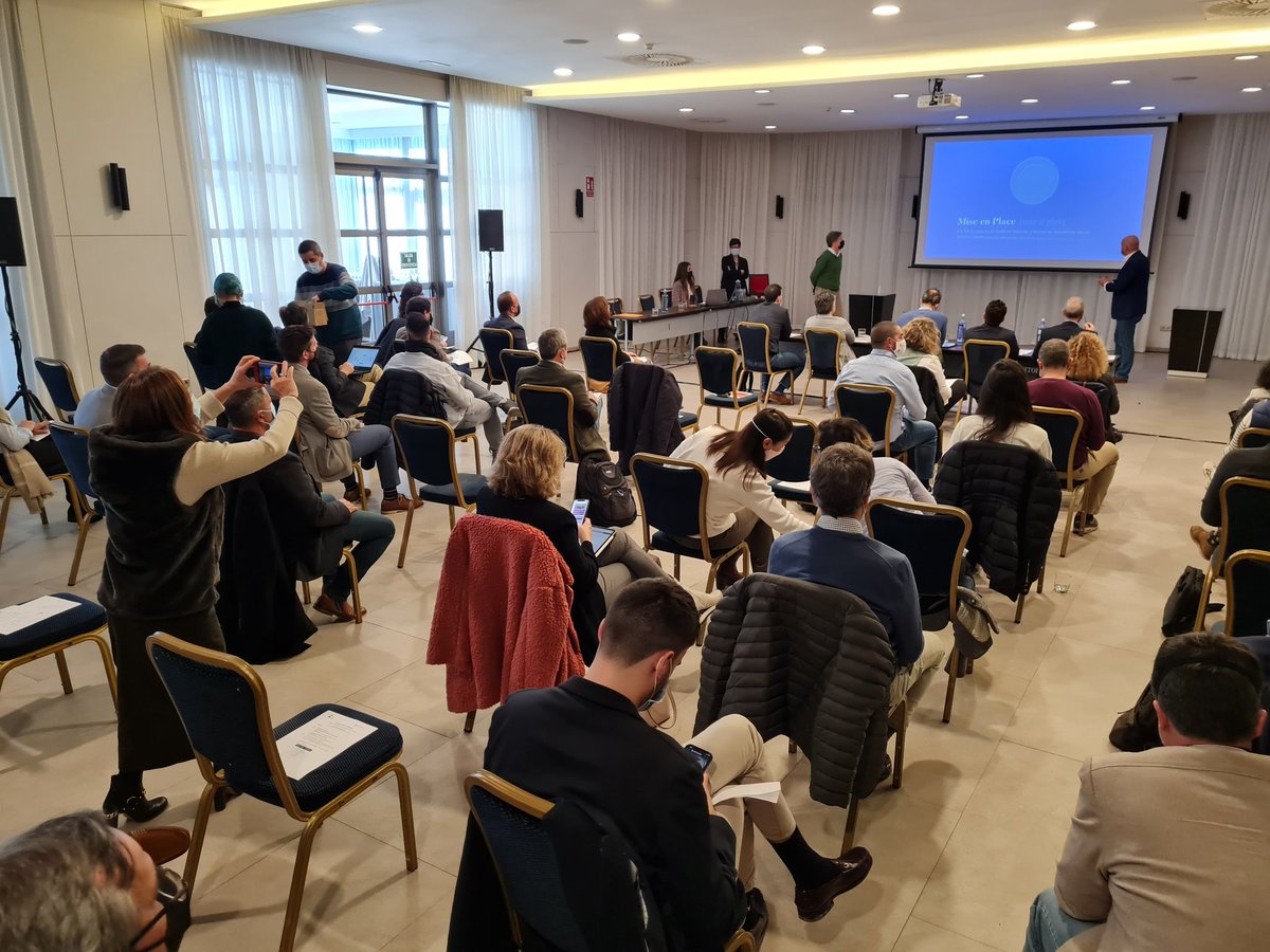 LasRozasInnova's tweet photo. ➡️Alejandro Soto, business Angel en #COREAngels
➡️ Alberto Acosta, responsable de Innovación Abierta en @LasRozasInnova
En #LasRozas, invertimos en #futuro 🚀🚀 https://t.co/RZHaHxVqjc