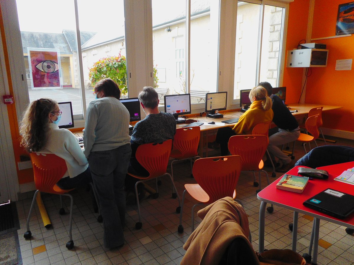 Formation "Mieux apprendre avec les neurosciences", au <a href="/ClgGDavid86/">Collège de Mirebeau</a>  avec l'intervenant DANE Pierre Florek. <a href="/CARDIE_Poitiers/">CARDIE Poitiers</a> <a href="/CBetermin/">Cécile BETERMIN</a> <a href="/DSDEN86/">DSDEN de la VIENNE</a>