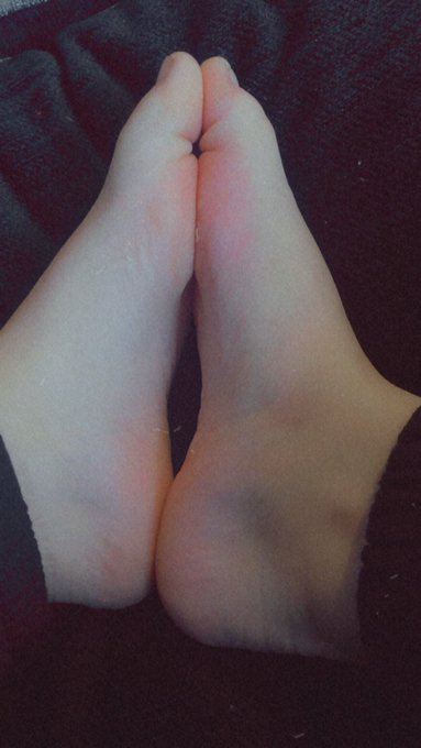 Feet lovers RT https://t.co/h3G3S2keHm<a href="/tag/retweet"class="tags"><span>#retweet</span></a>
