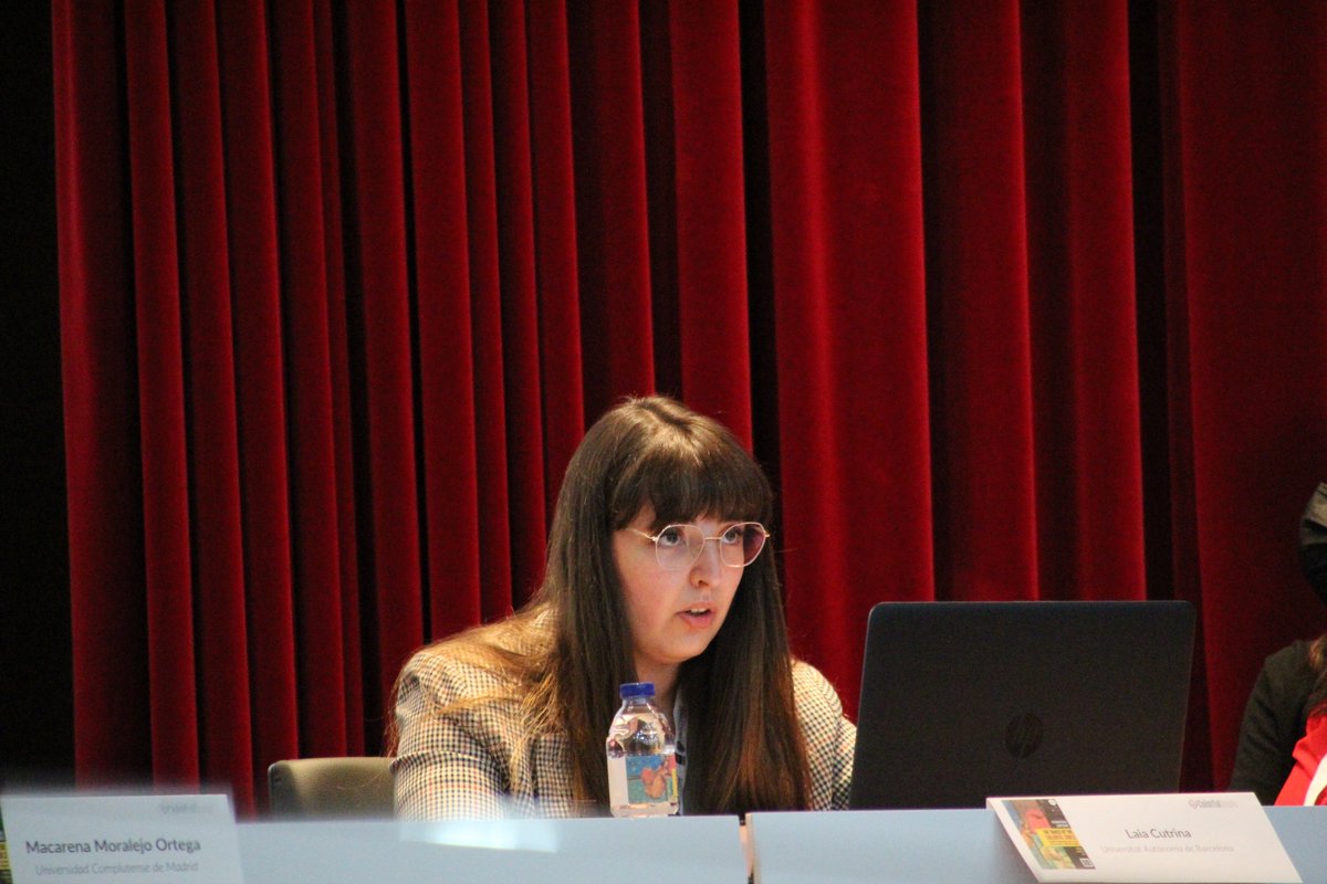 grupoCAPIRE's tweet photo. 📣Laia Cutrina @laia_cutrina, de @UABBarcelona, presenta "Materialidad, recepción y simbología del color en la escultura monumental de los condados catalanes. El caso de los pórticos de Ripoll y Agramunt" @Una_Europa #ColorfulSouls https://t.co/ZJb3yzrUA7