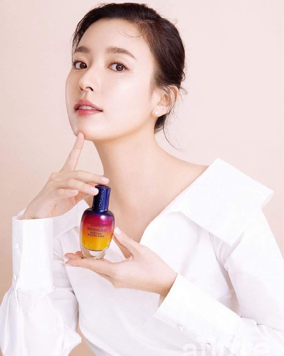 hyojoosz's tweet photo. 한효주 인스타그램 업데이트
🕊✨
#HanHyoJoo #한효주 #Allure https://t.co/qyBhrTE8Ut