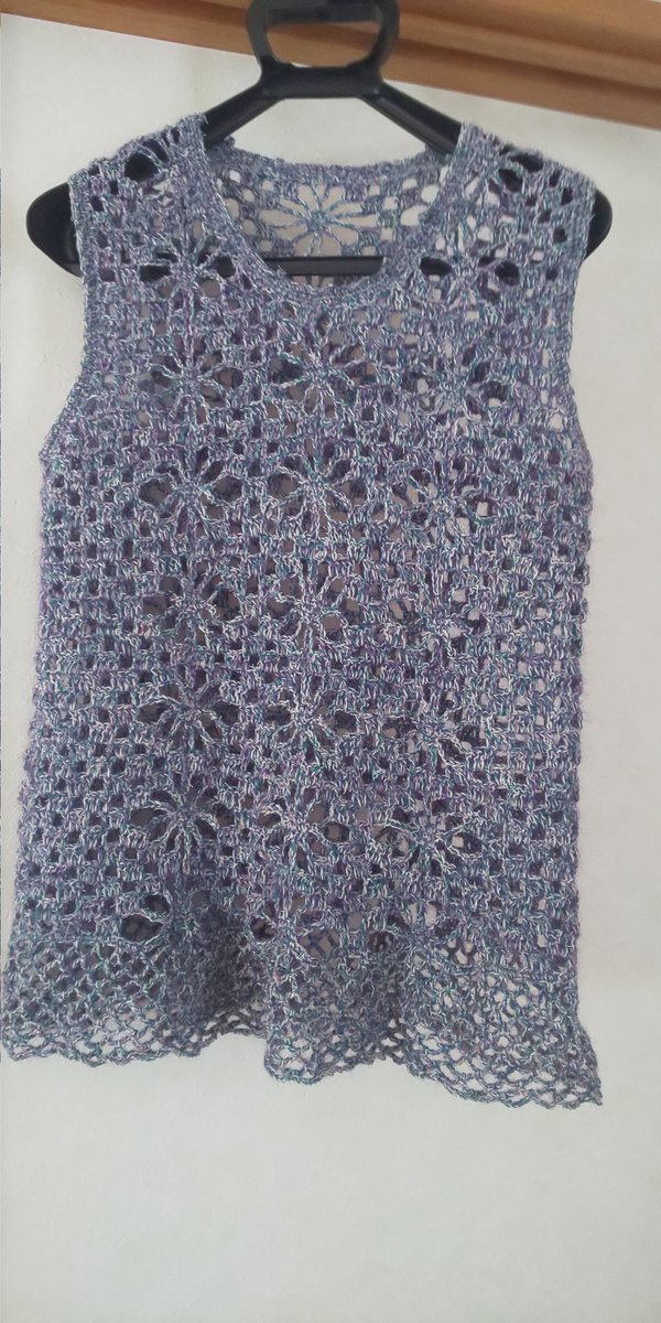 ストール、ベスト
出来上がりました。