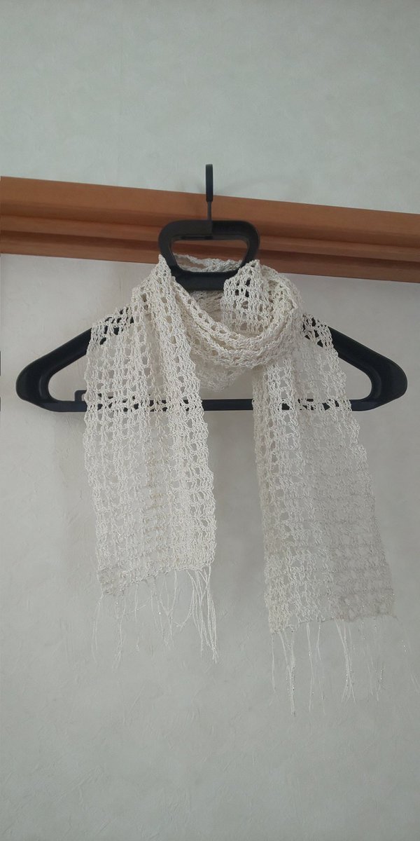 宜しければ、ご購入お願い致します。送料込みで 2000円です。
売上金で、猫の砂、フード
爪研ぎ等買わせて頂きます。
気になる方DM下さいね😉