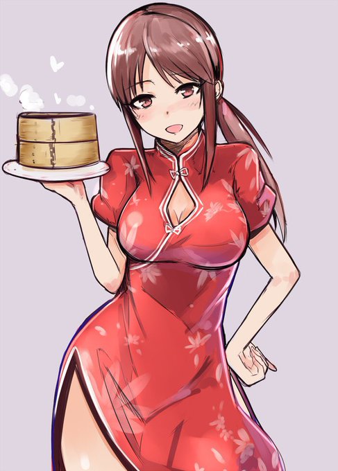 チャイナ服の三船美優さん 