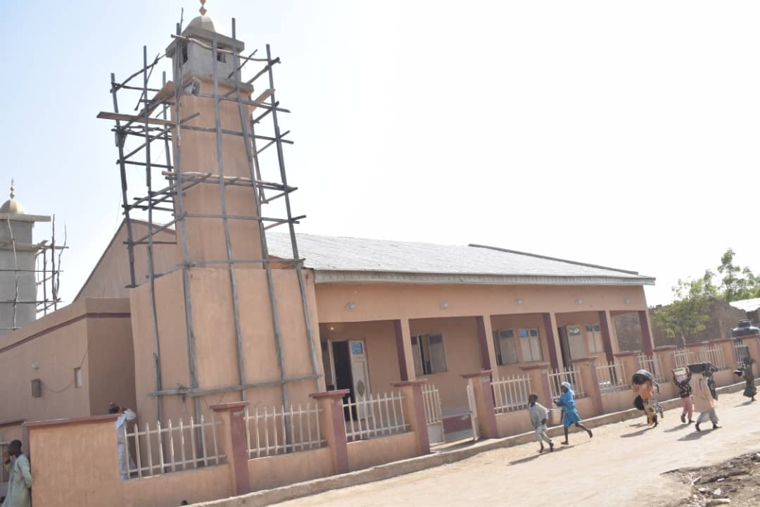 ansarhdogara's tweet photo. #Kwariatwork 
Construction of Juma’at Mosque at Bareda, Saya Saya Ward, Ikara LGA by Senator Suleiman Abdu Kwari. 

Status: Completed 

©️Kwari Media Team https://t.co/I2xetNSHrT