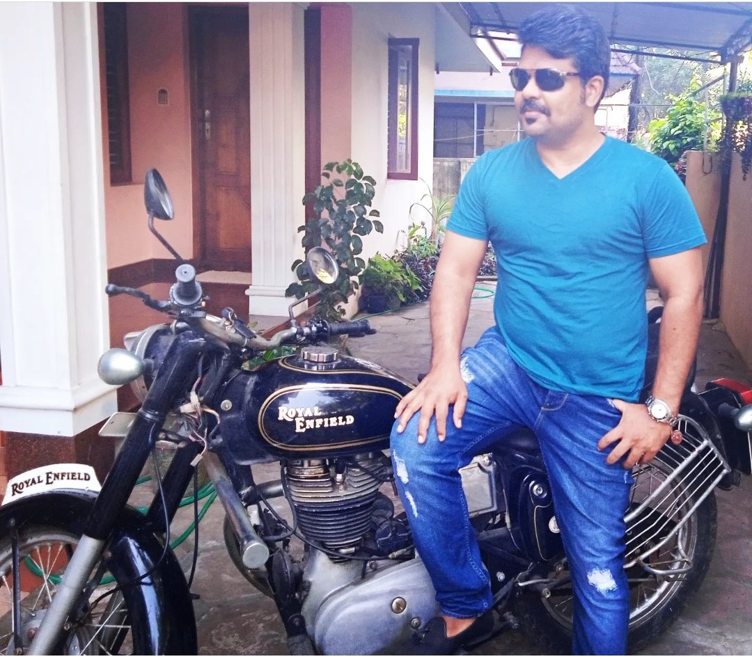 asranjith's tweet photo. #RoyalEnfield 1988 https://t.co/aTSqwsyG6y