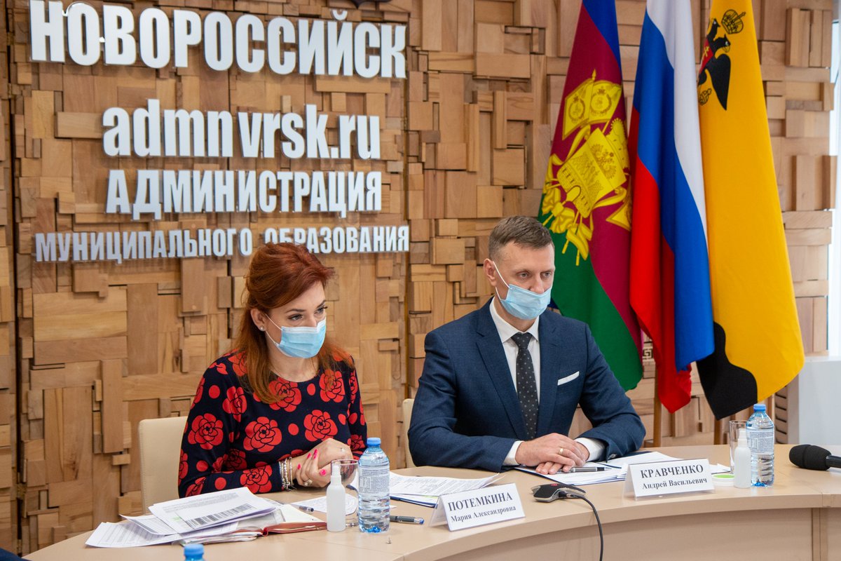 На заседании краевого оперативного штаба по коронавирусу принят ряд послаблений действующих ограничений.
instagram.com/p/CarACgfo830/
