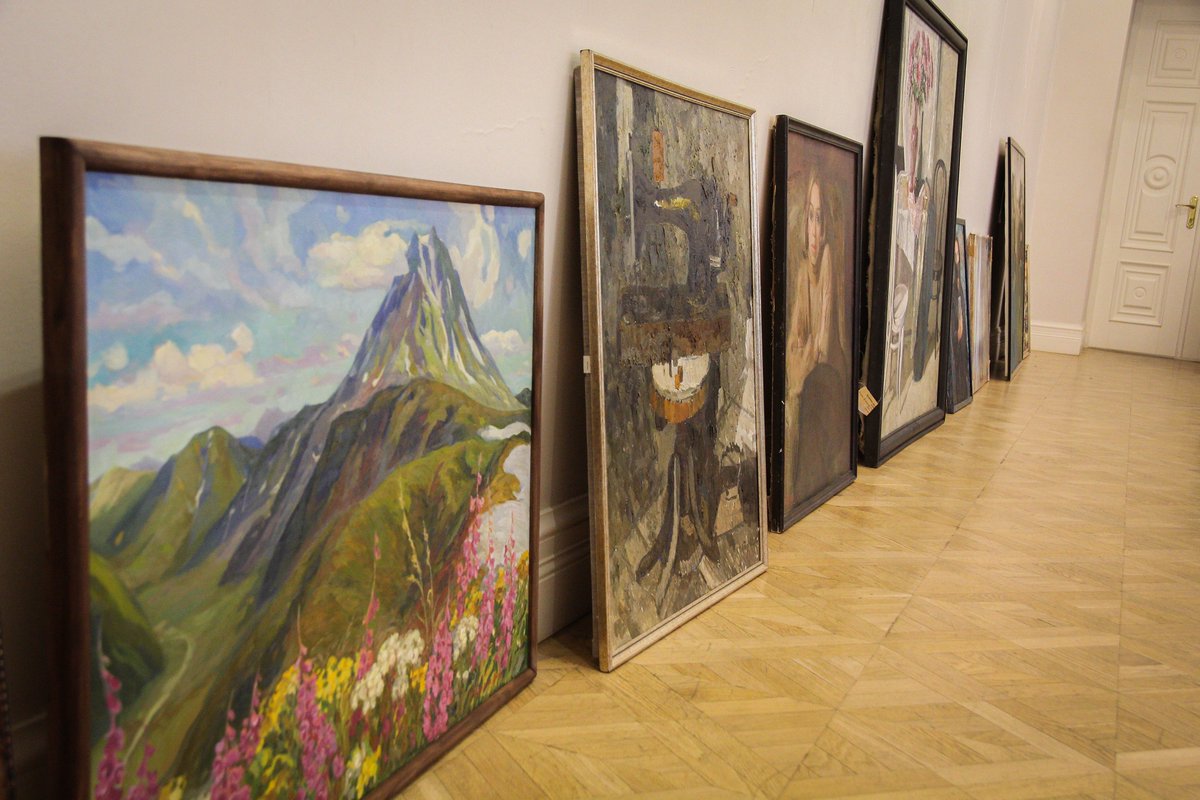 Уважаемые посетители!

5 марта 14-00 - экскурсия по выставке «Модерн – время мечты и надежды»;

5 марта 14-00 – 16-00 - бал историко-бытового танца Легенда (при ПГУАС), телефон для записи 68-89-04 (Губернаторский дом);

6 марта 18-00 - Концерт «Jazz Night». Дом Бадигина;