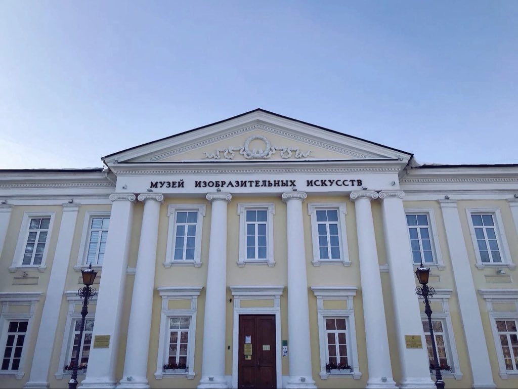 Дорогие друзья! 
Оренбургский областной музей изобразительных искусств в поисках сотрудника в приемную музея – секретаря-документоведа. Требования: ответственность, внимательность, грамотность, опыт работы с документооборотом обязателен. Ждем резюме: muz-izo@yandex.ru