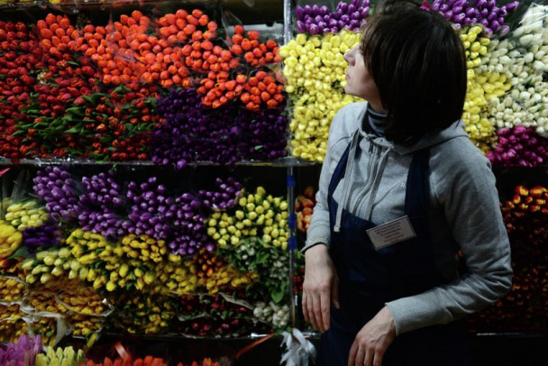 8 марта идёт, а мужик - нет  47news.ru/articles/20844…