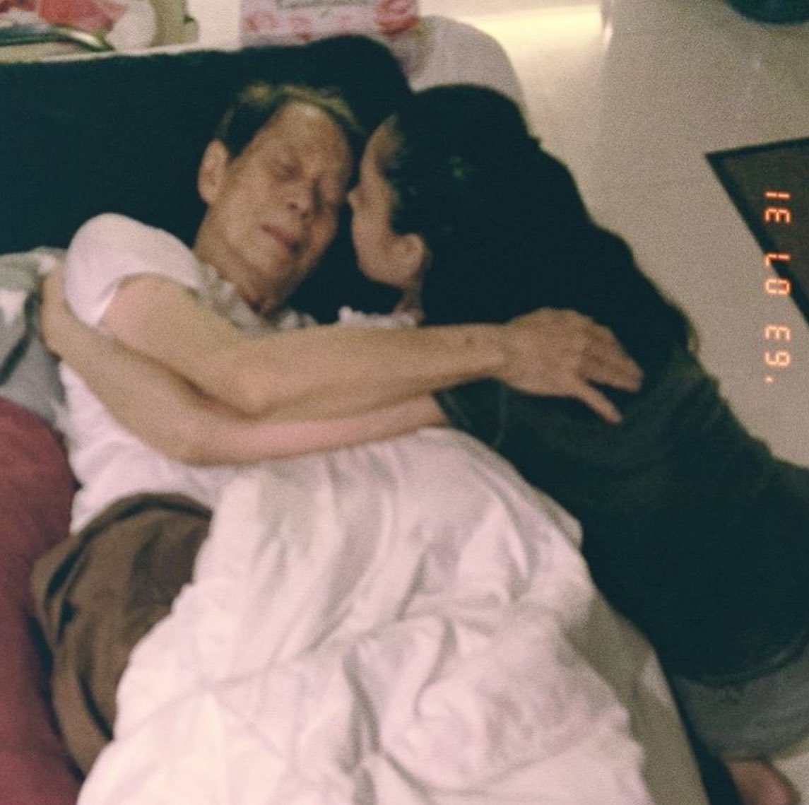 love_kittyumbsl's tweet photo. โอบกอดกันไว้แบบนี้ตลอดไปนะคะ สุดท้ายเราก็จะรู้ว่าเราสามารถรักใครสักคนได้โดยไม่หวังผลตอบแทน

 #โหนกระแส  #แตงโม https://t.co/vUZB9hu85P