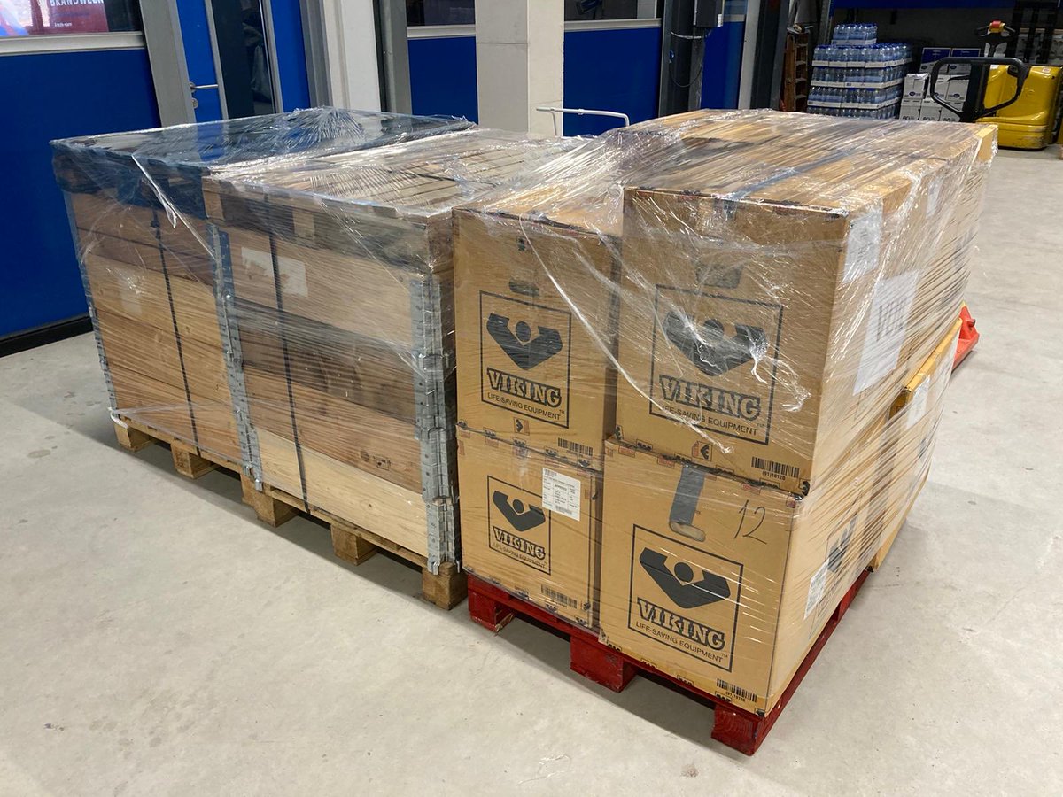 MfvandeKerkhof's tweet photo. Ruim 100 uitrukpakken ⁦@BrandweerAA⁩ op weg naar #Oekraïne. Mooie en noodzakelijke actie 🧑🏼‍🚒👊🏽🇺🇦 https://t.co/HXsTO61uDp