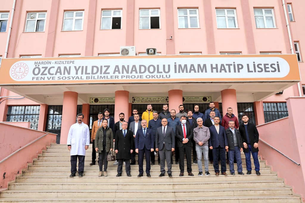 mardinilmem's tweet photo. İl Milli Eğitim Müdürümüz Sayın Murat DEMİR, Kızıltepe ilçemizde bulunan Kızıltepe Özcan Yıldız Anadolu İmam Hatip  Lisesi'ni ziyaret ederek öğrenci ve öğretmenlerimizle bir araya geldi.
@tcmeb
@aebilgili
@mahmutdemirttas
@Murat69_Demir https://t.co/Z0JRpPxkre