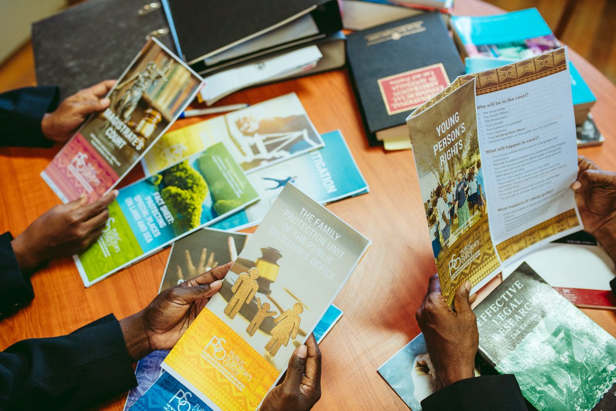 UNDP_Solomons's tweet photo. In addition, a set of 11 informational brochures that will benefit citizens seeking specific legal information was also handed over to the #PSO. These brochures provide basic legal information &amp; educate the public on the law &amp; how lawyers can assist with their legal rights. (2/3) https://t.co/CoNaaickQb