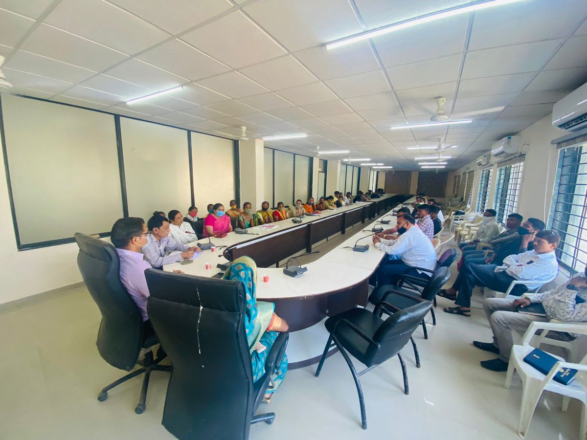 માન.પ્રધાનમંત્રીશ્રી ના તા.૧૧/૦૩/૨૦૨૨ના રોજ અમદાવાદ મુકામે પદાધિકારીશ્રી નું મહાસંમેલન  હોઈ તે અંગે મેં પ્રાંત અધિકારી સાહેબ તથા તા.પં પ્રમુખશ્રી ની અધ્યક્ષતા માં બોડેલી તાલુકા ના સરપંચશ્રી ઓ ને સમજણ તથા જરૂરી સૂચના આપવામાં આવી.<a href="/sdmbodeli/">SDM Bodeli & ERO Sankheda 139</a> <a href="/DDOCUdepur/">DDO Chhotaudepur</a> <a href="/collectorcu/">Collector Chhotaudepur</a>