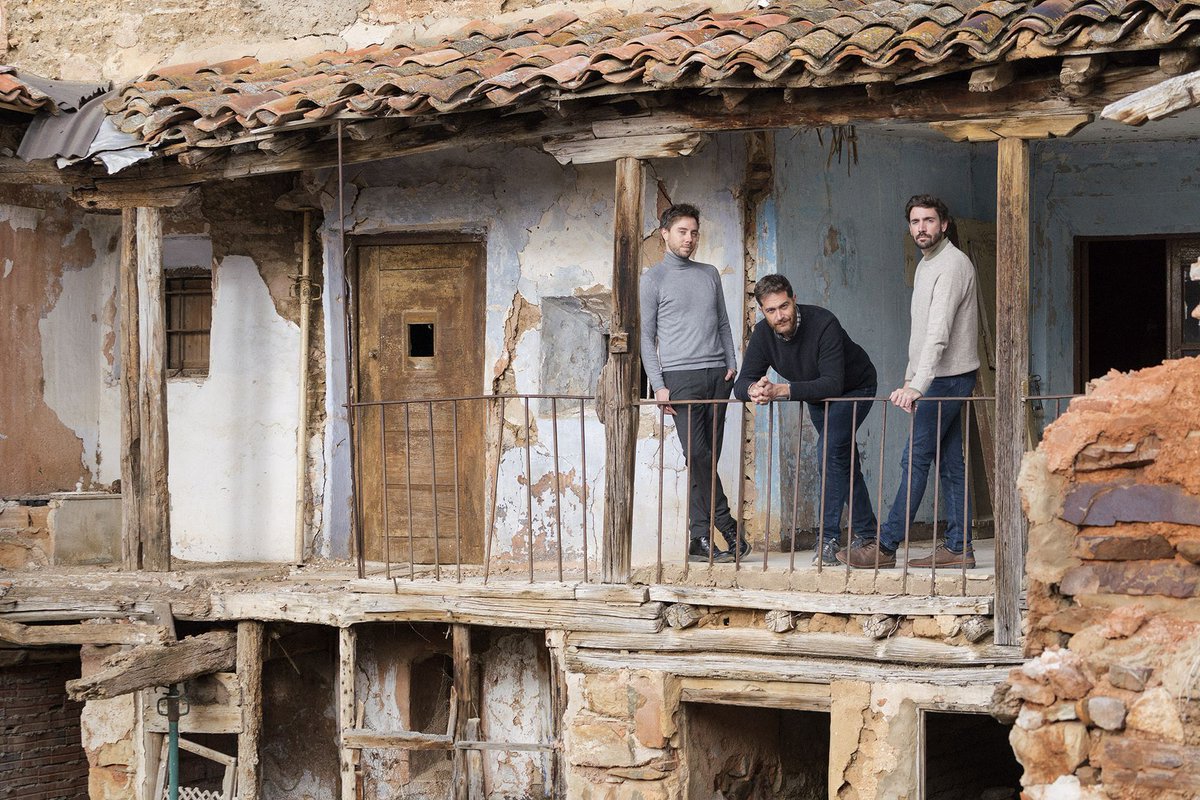 METALOCUS's tweet photo. Tres jóvenes al rescate de la arquitectura rural española

Los arquitectos Alberto Sánchez, Ismael Pizarro y Guillermo Bosque rehabilitan viejas casonas en Used, Zaragoza, una de las zonas más despobladas del país.s https://t.co/4RyjufO1Tp