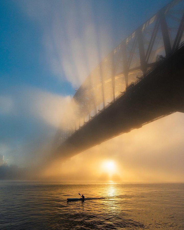 When the sun is rising in Sidney

📷Daryl Ariawan