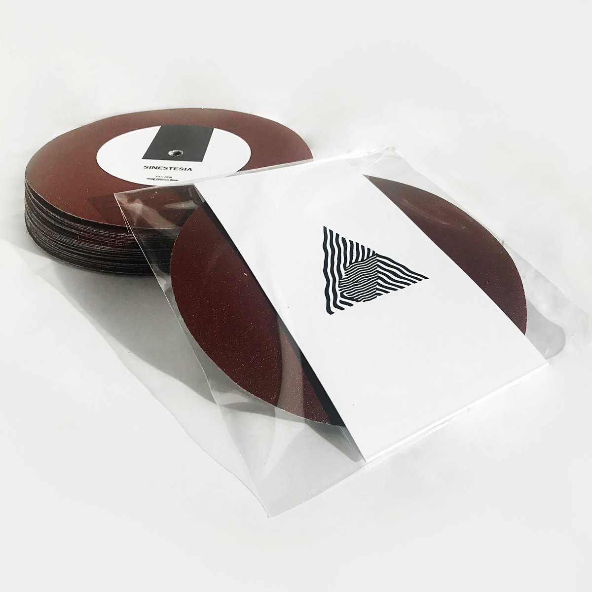 __mmrk__'s tweet photo. Out from the 1st of March SINESTESIA, a 7'' sandpaper comp with friends and artists of label ZEN HEX. More on https://t.co/e2xuTZTP2W
https://t.co/EgponEG1Ql
#zenhex #sinestesia https://t.co/Di4waY4meK