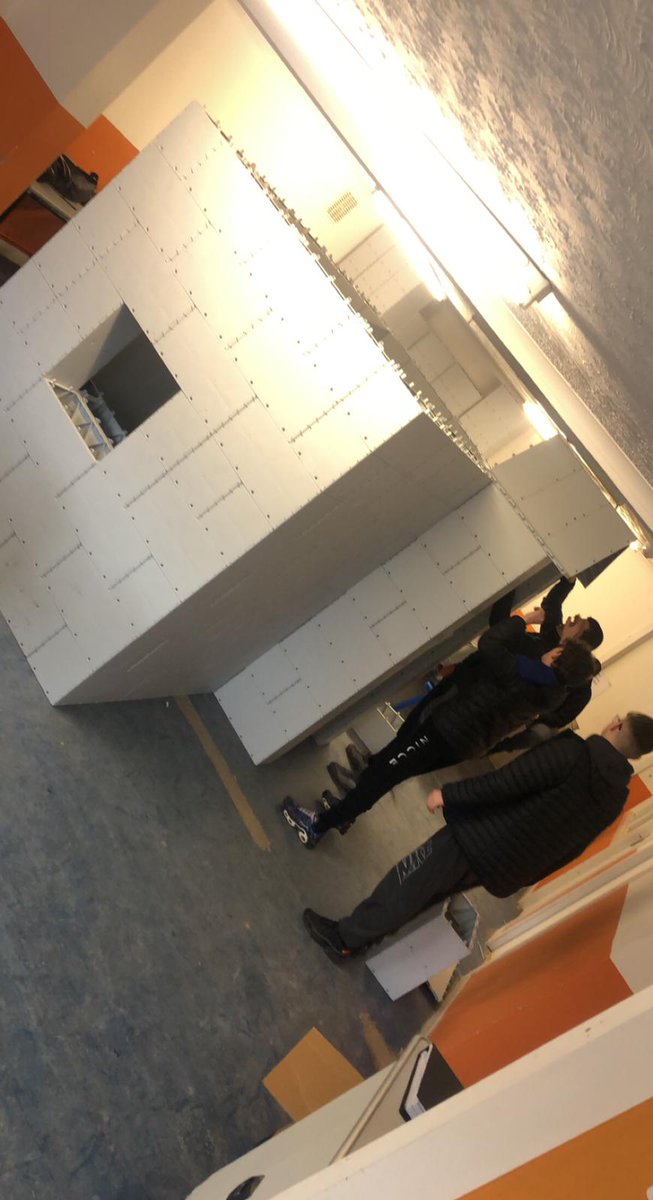 GerryHamill14's tweet photo. Some of the young team led by @kimmcguigan2 @TIGERS_UK experimenting with #QuickBlock
A classroom with a difference, great work Kim. Together we can create
#ParadigmLandscapes🌿 https://t.co/q7RsDSh5PS