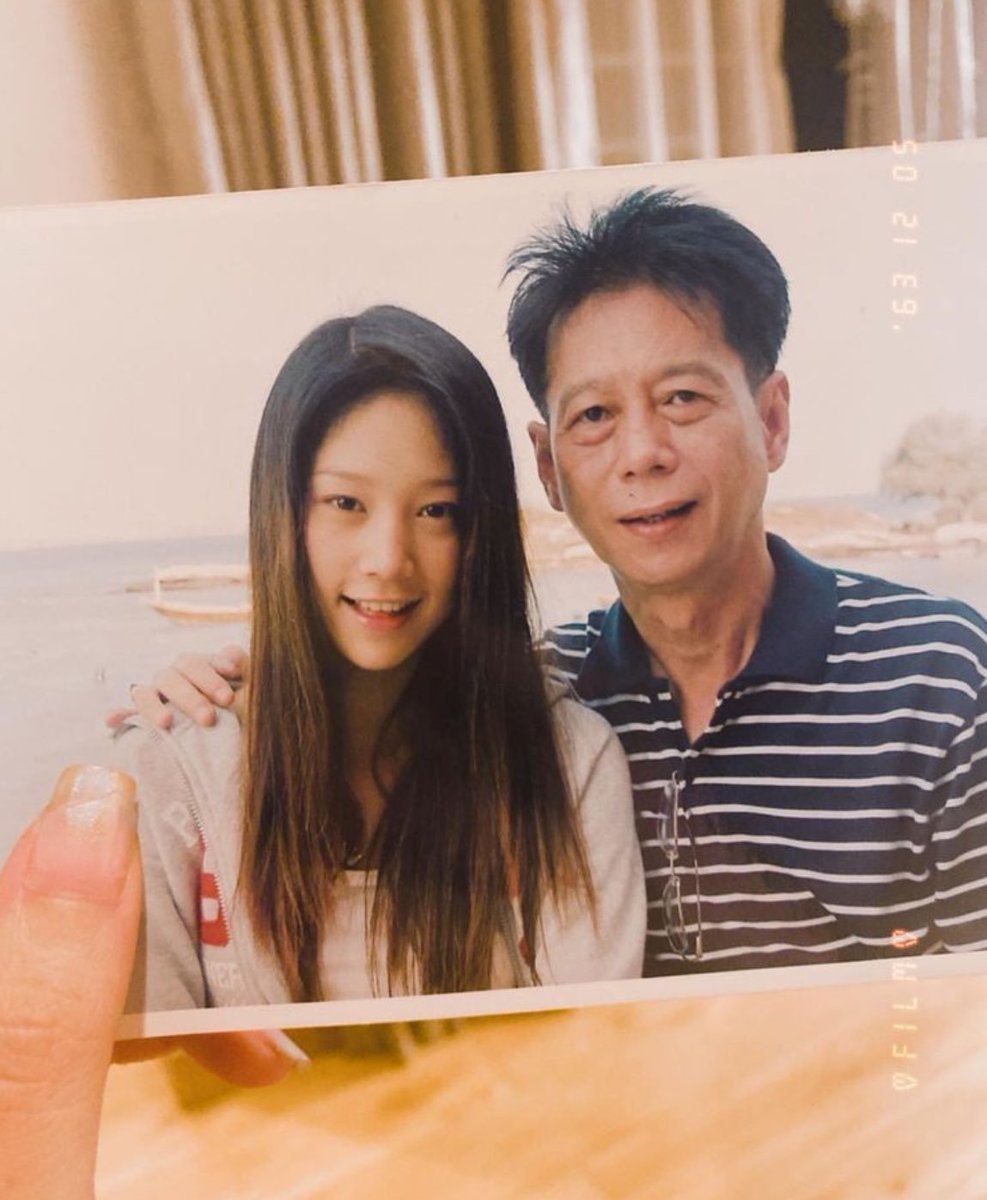 กูไม่แปลกใจว่าทำไมแตงโมถึงรักแค่พ่อ ทำไมแตงโมถึงยกให้พ่อเป็นแก้วตาดวงใจของตัวเอง ทำไมถึงเทิดทูนพ่อ 
เพราะในใวันที่แตงโมไม่อยากอยู่แล้ว ก็มีพ่ออยู่ข้างๆ มีแค่พ่อมาโดยตลอด พ่อคือที่พักพิงและเซฟโซนสุดท้ายของแตงโม
จากวันนี้ก็ทำให้รู้แล้วว่า " แม่เห็นเงินสำคัญกว่าลูกตัวเอง  "#โหนกระแส