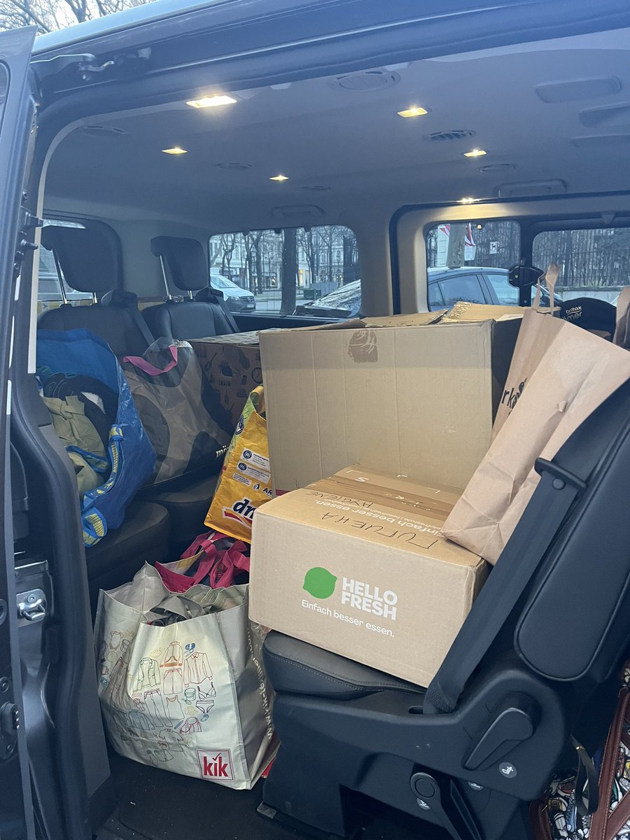 innoscripta's tweet photo. #StrongerTogether this morning we met with our colleagues from Vienna who have collected the donations in their office and had them ready for us to pick them up.
#Ukraine #UkraineWillResist https://t.co/v1PtQA0g7a
