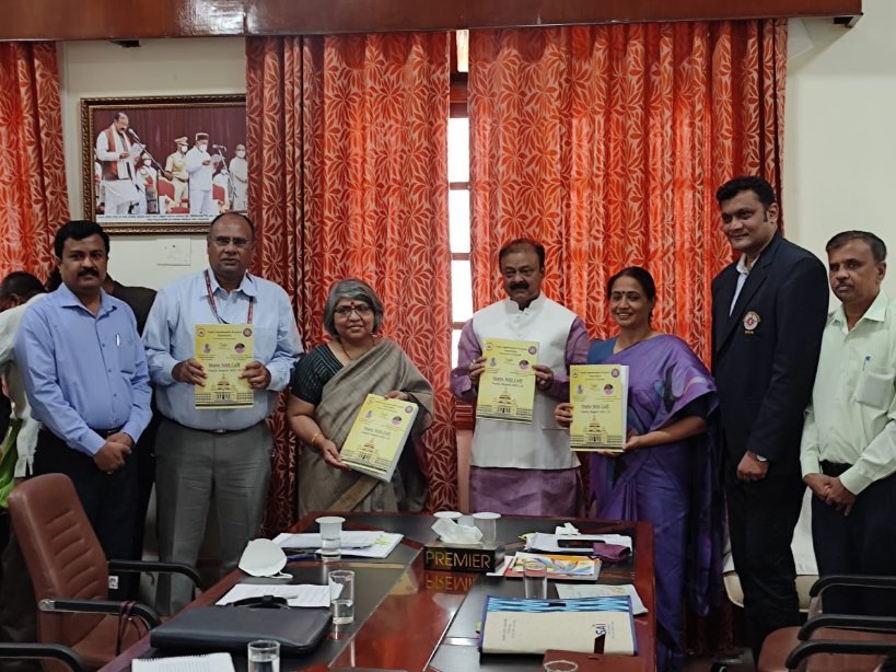 KarnatakaNss's tweet photo. On 04.03.2022 Smt. Sujata Chaturvedi, Secretary of Youth Affairs and Sports, Govt. of India,   Hon'ble Minister, YSD, GoK., Dr. @narayanagowdakc  Additional Chief Secretary, YSD. GoK., Dr. @shalinirajnish  ,  Released the Nss Karnataka Annual Report was at Vidhan soudha. (1/2)
. https://t.co/Yxb4LNT4NC