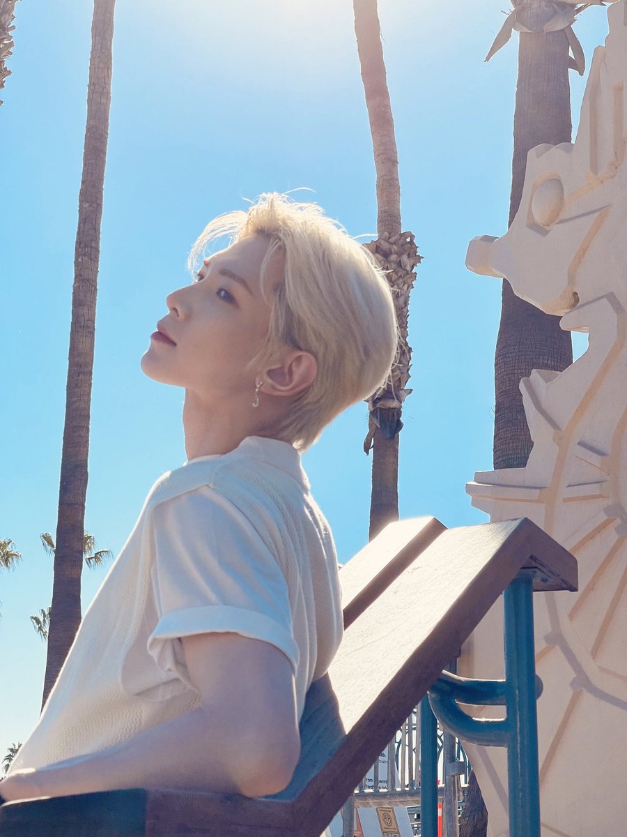 YEOSAMGKANG's tweet photo. When atiny said the United States air hits us differently, I can’t deny it but agreed. Featured Booba’s Hyung skilled hands he makes me more dazzling than ever. https://t.co/dnOTsA51Kt