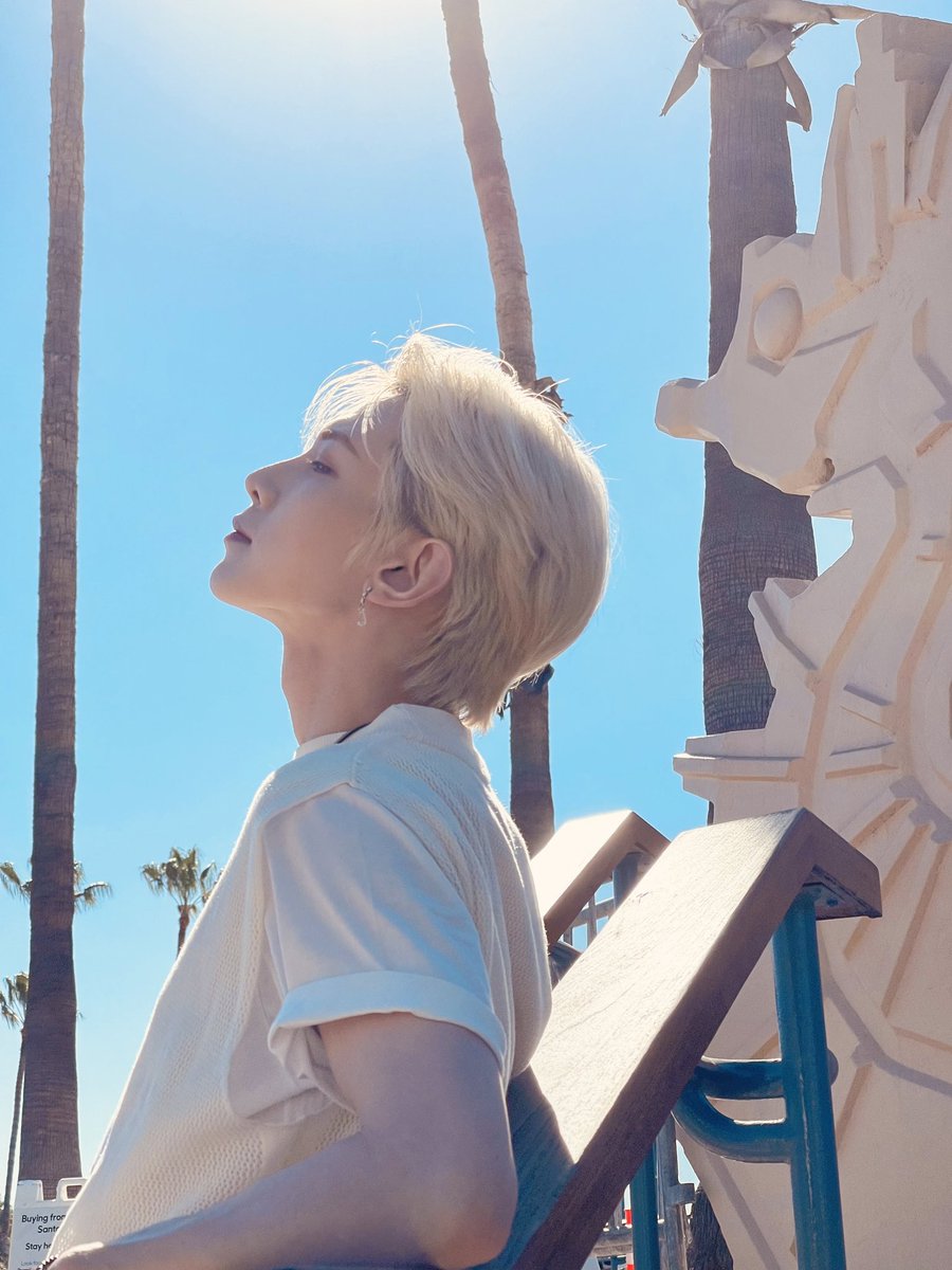 YEOSAMGKANG's tweet photo. When atiny said the United States air hits us differently, I can’t deny it but agreed. Featured Booba’s Hyung skilled hands he makes me more dazzling than ever. https://t.co/dnOTsA51Kt
