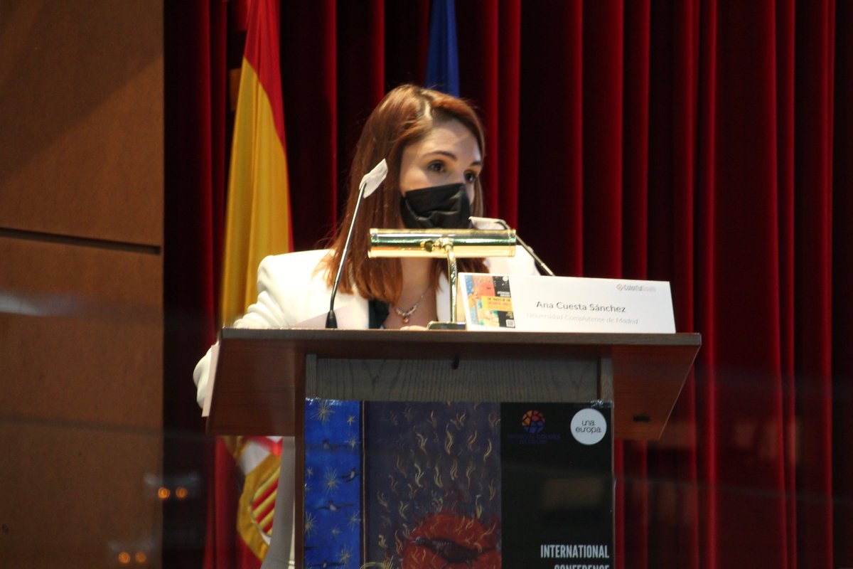 grupoCAPIRE's tweet photo. 📣Ana María Cuesta @Amcuestasanchez nos presenta "Reflejos de la divinidad: el uso del metal en las decoraciones arquitectónicas medievales" #ColorfulSouls @Una_Europa https://t.co/bHRm0zXyrC