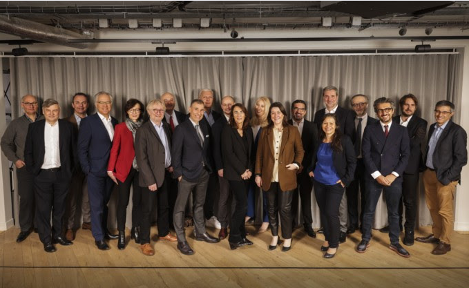 jeanne_massa's tweet photo. 📣 Merci @SeLoger et @AmateMichaux pour cette initiative autour des enjeux liés au #logement. Je suis ravie d'être aux côtés des experts rassemblés dans le Collège des Penseurs. L'occasion de parler #innovation technologique, sociale et environnementale au service du logement https://t.co/fI5fwhagiY