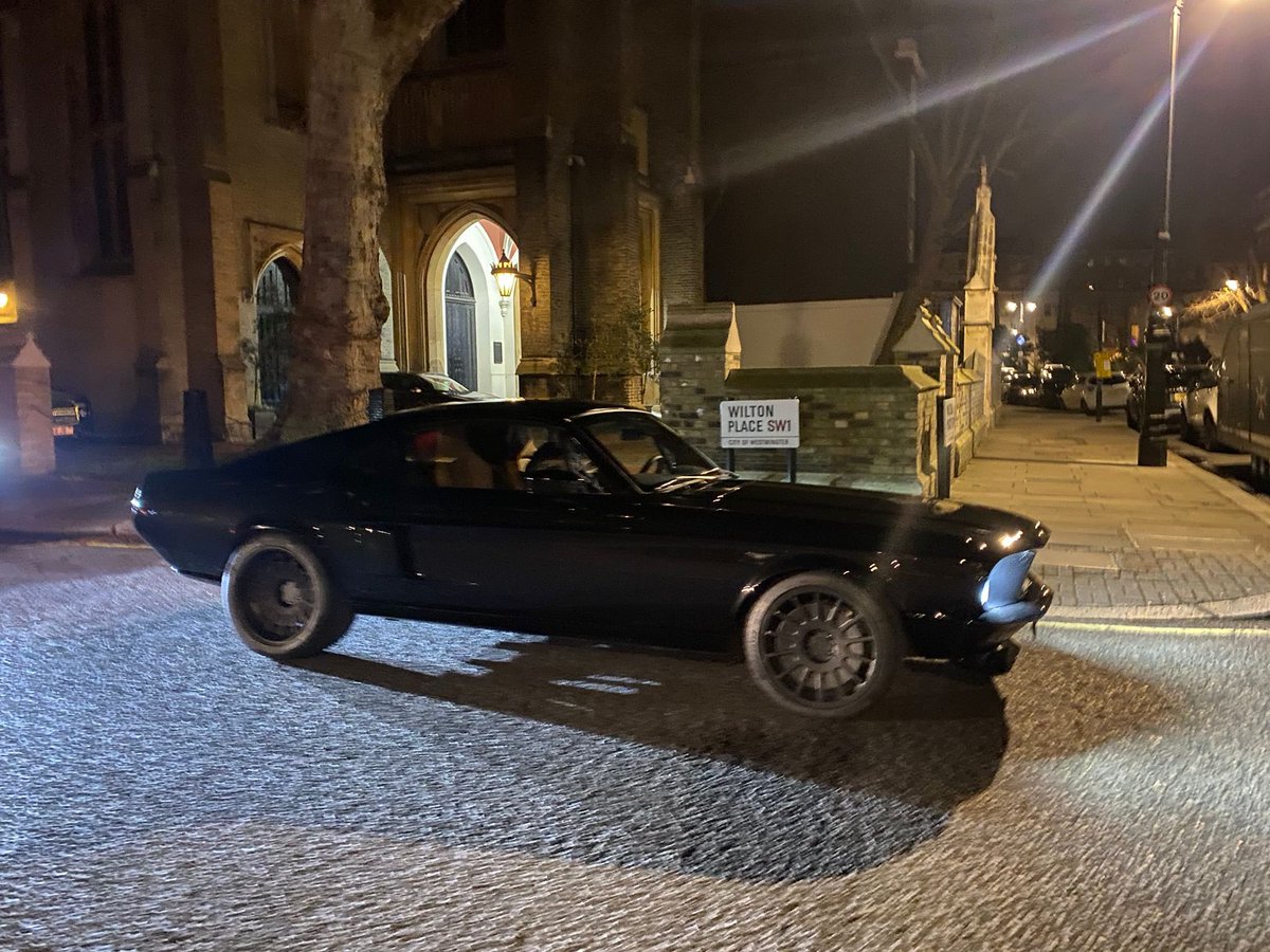 MackLogistics's tweet image. Arriving at @BritishGQ awards ceremonies in a little black number of course.. #smoothoperator