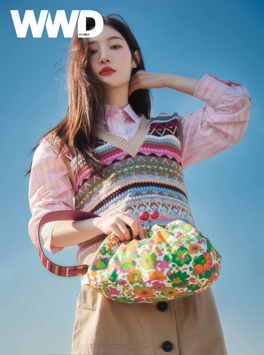 dia_official's tweet photo. [📢]
#정채연 의  다양한 매력을 담은  
[WWD KOREA MAGAZINE] 화보가 발간되었습니다.

#에이드 여러분의 많은 관심 부탁드립니다:) 

#다이아 #DIA⠀
#CHAEYEON #AID https://t.co/fQ7MM1OWvP