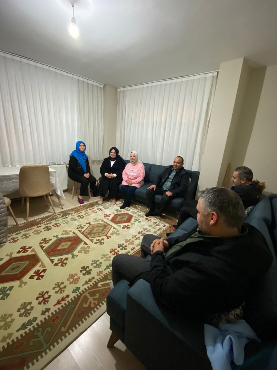 akpartifsm's tweet photo. Hasan Yıldırım beye başsağlığı ve taziye ziyaretin’de bulunduk. Katılımcılar; Arzu Yumak, Sarıyer İlçe Yönetim Kurulu Üyesi Bülent Çıtır @ctr58 Sarıyer Belediye Meclis Üyesi Dursun Küçükel @dursunkucukel FSM kadın kolları başkanı Ayşe Aydın ve Sn. Ayhan Kılıç @ayhanklc52 https://t.co/fC2hSpeG59
