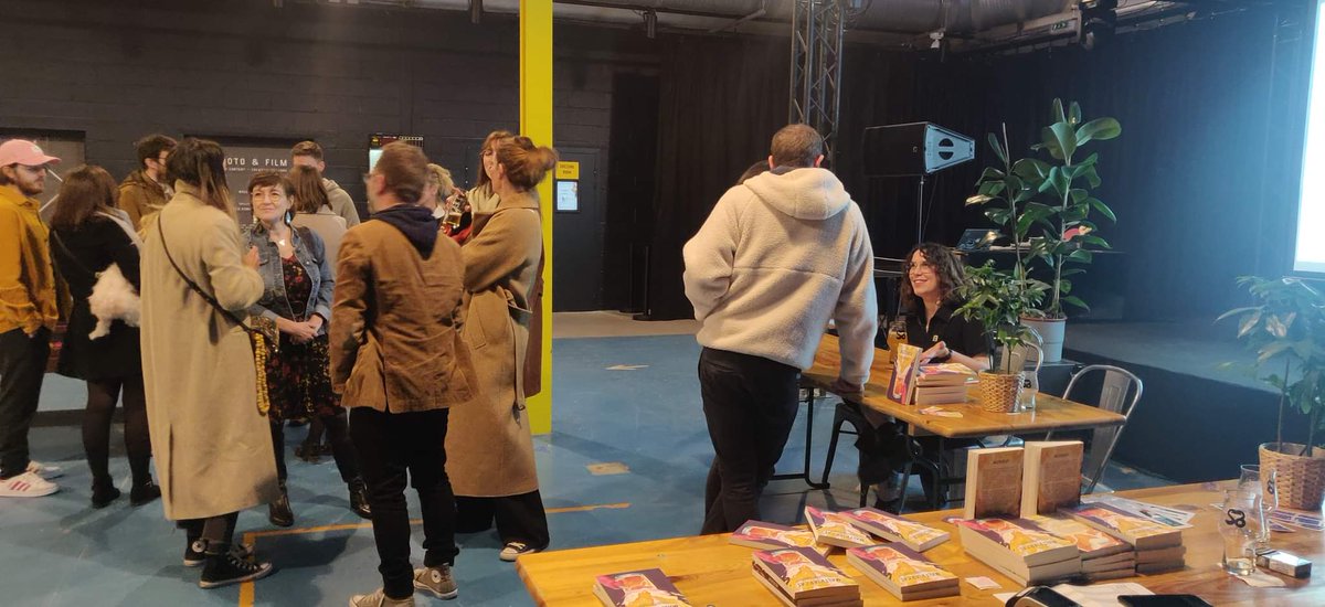 nouriturfu's tweet photo. Très belle soirée de lancement pour "Maltriarcat" hier au Shed à Reims ! Et ce n'est que le début pour @anahlcq qu'on retrouve dès le 10 mars au @POPWFESTIVAL (toujours avec la formidable librairie Amory). Merci à toutes et à tous ! #maltriarcat #livre #librairie #biere #reims https://t.co/xsLIf101nS