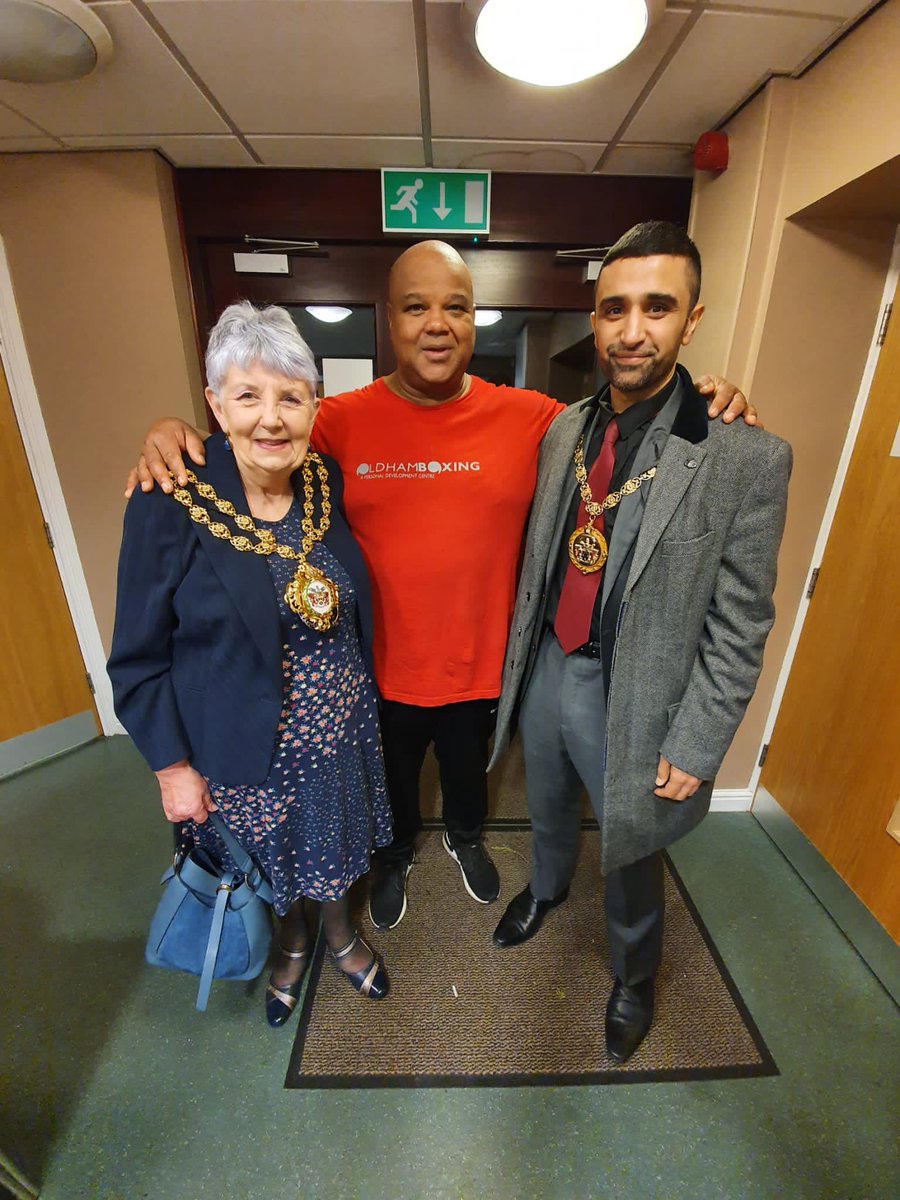 oldhamboxing's tweet photo. Many thanks to both Jenny Harrison the Mayor Of Oldham and Her consort Cllr Shaid Mushtaq for attending and presenting the trophies at our show in Uppermill last Saturday. #Oldhamboxing #mayorofoldham https://t.co/ifIktYoWEN