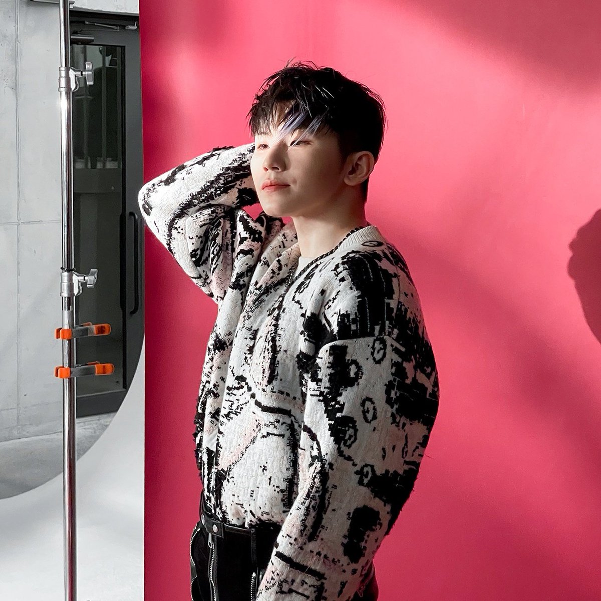 hourlyhowoo's tweet photo. what if they get featured together in one magazine..
#호우 #순훈 #howoo #soohoon https://t.co/JcObqi3USO