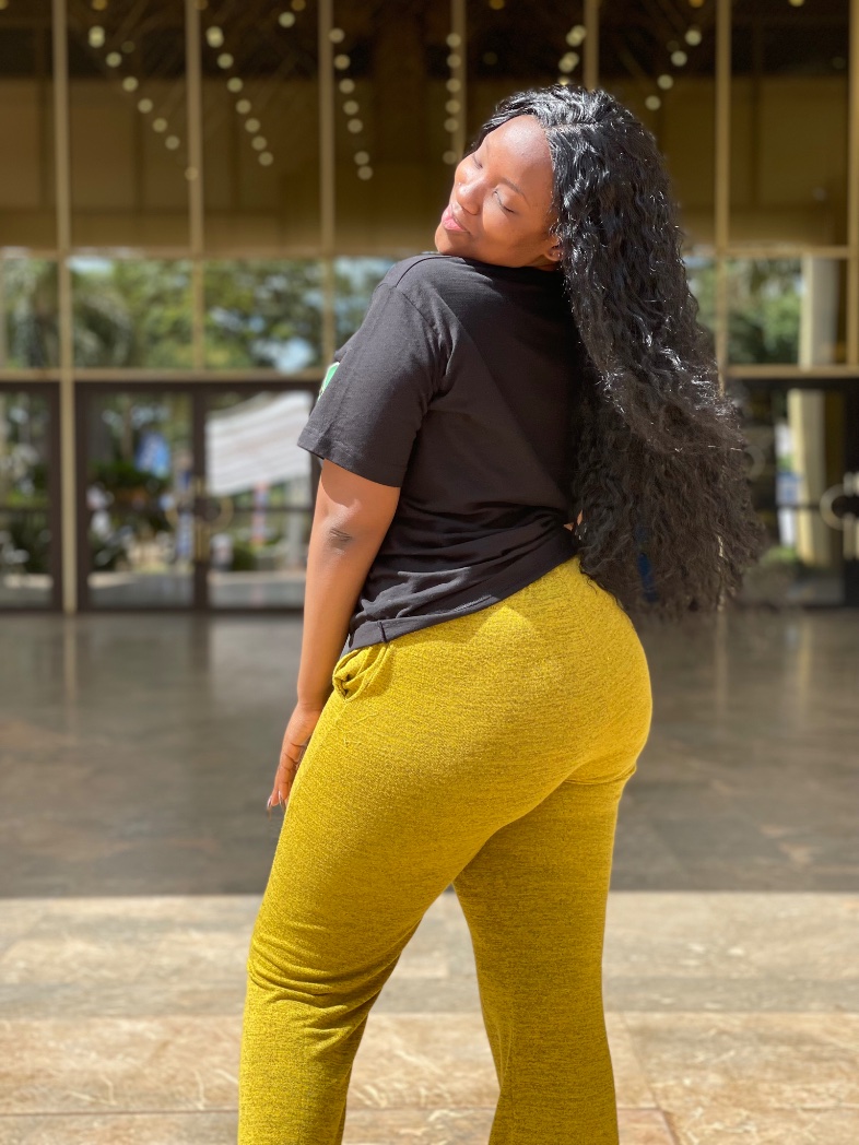 iMama must’ve a cute heart and wear #STARS29 #STREETUNI😌