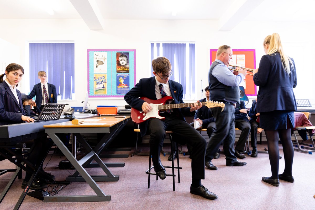 PSFSchoolFinder's tweet image. Looking for a UK boarding school where music is at the heart of extra curricular life?

Contact us to arrange a free consultation call with one of our experts. 

ukprivateschoolfinder.com
