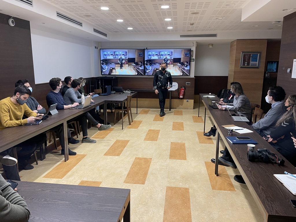 Escuchando a <a href="/angel_m/">Ángel Medinilla</a> en el desayuno del ciclo de talento y cultura empresarial en el sector digital de Navarra que organiza <a href="/Atana_TIC/">ATANA, Clúster de Tecnología y Consultoría</a> Estrategia ágil con OKRs, un tema candente y que llevamos tiempo trabajando en <a href="/540deg/">540</a> #OKRs