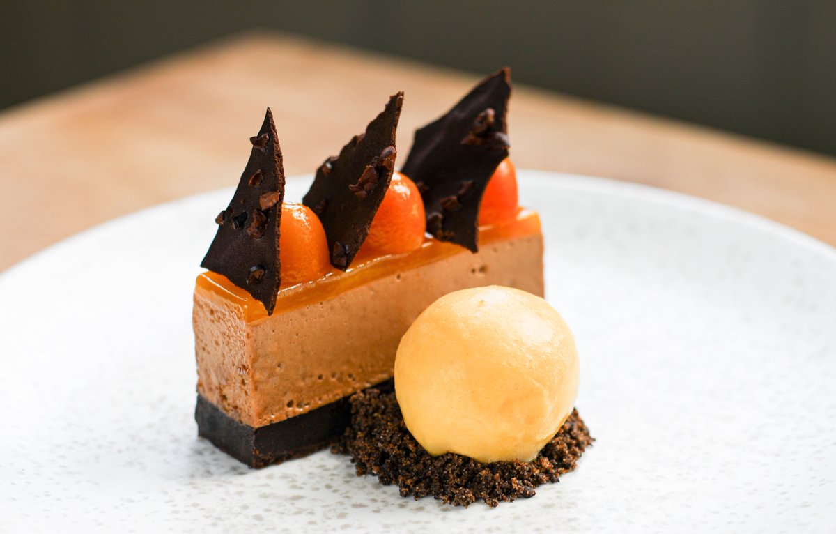 Great showcase for Cumbrian food/drink last night with the @CumbriaFood2022.Huge congratulations to all.
Winners inc <a href="/simon_rogan/">Simon Rogan</a> <a href="/Cottage_in_Wood/">Cottage in the Wood</a> #Henrock #Heft <a href="/cheftombarnes/">Tom Barnes</a> <a href="/BlackSwanEden/">Blackswanhotel</a> (pic) @WestmorlandServ <a href="/lakesbrewco/">Lakes Brew Co</a> <a href="/lovinglyartisan/">Lovingly Artisan</a> <a href="/YanAtBroadrayne/">The Yan</a> 
@FeatureCumbria