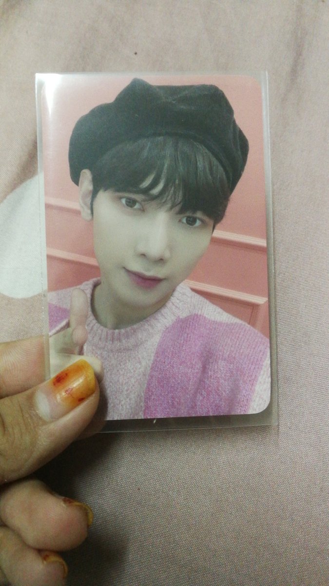 INT0YEO's tweet photo. Biskut giveaway 😋🍪 since Yeosang finally update Biskut decided nk buat giveaway again aishh... Will be  giving away this Beret Yeosang so rules kat 2nd post https://t.co/ho66HSBBF1